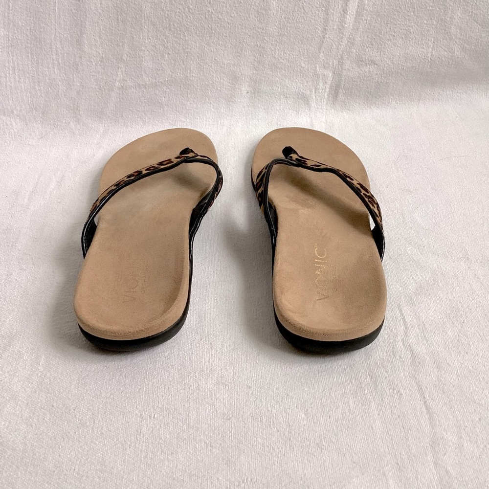 Suede & leather, Ortho heel, leopard print Vionic sandals - size 9 - Picture 3 of 9